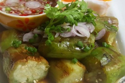 มะเขือย่างกับน้ำปลาพริก3รส อาหารจานเดียว