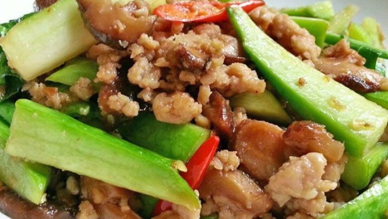 ผัดคะน้าไก่สับ อาหารจานเดียว