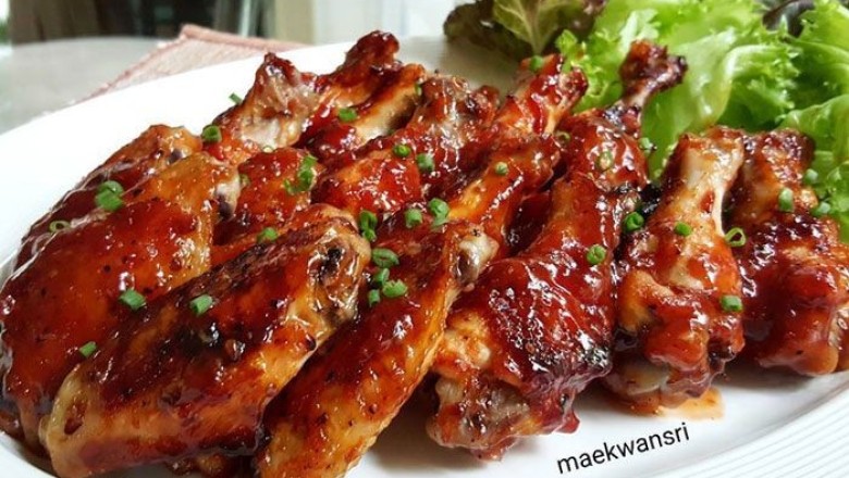ปีกไก่บนอบซอสบาบีคิว อาหารจานเดียว