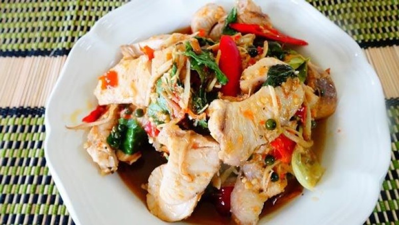 ผัดฉ่าปลาฉลาม อาหารจานเดียว