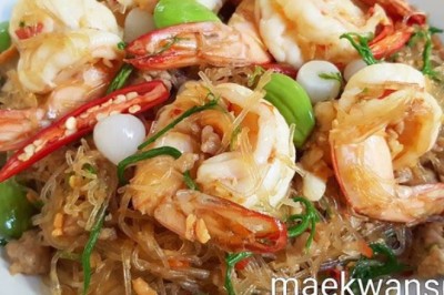 ผัดสามเหม็นกุ้งสด อาหารจานเดียว