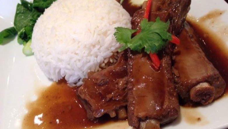 ข้าวซี่โครงหมูอบ อาหารจานเดียว