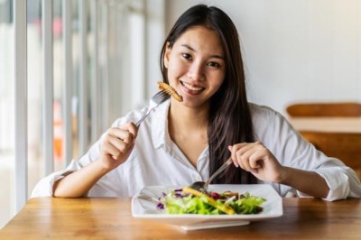 อาหารเพื่อสุขภาพสำหรับสาววัยทำงาน