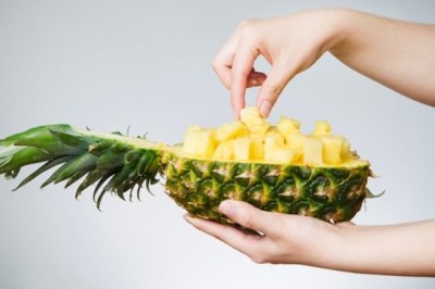 สัปปะรดผลไม้สีเหลืองมากคุณค่า