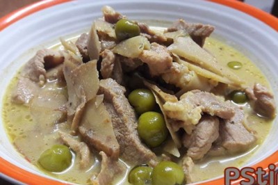 แกงกะทิหมูกับมะเขือพวง  อาหารภาคใต้