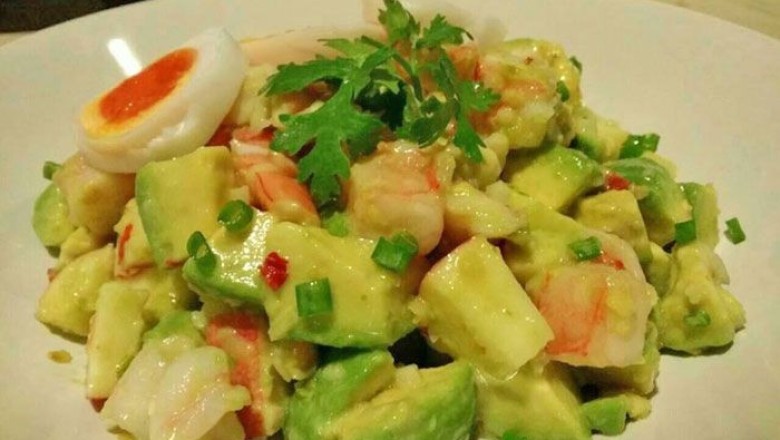 ยำสลัดอะโวคาโดกุ้ง อาหารเพื่อสุขภาพ