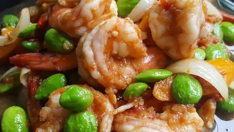 ผัดสะตอใส่กะปิกับกุ้ง อาหารจานเดียว